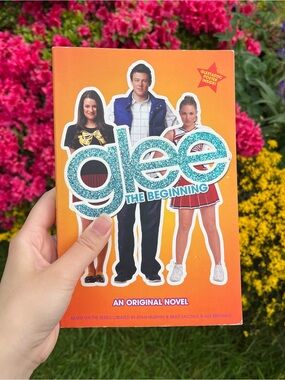 Glee TV Show Collectible Paperback Book!